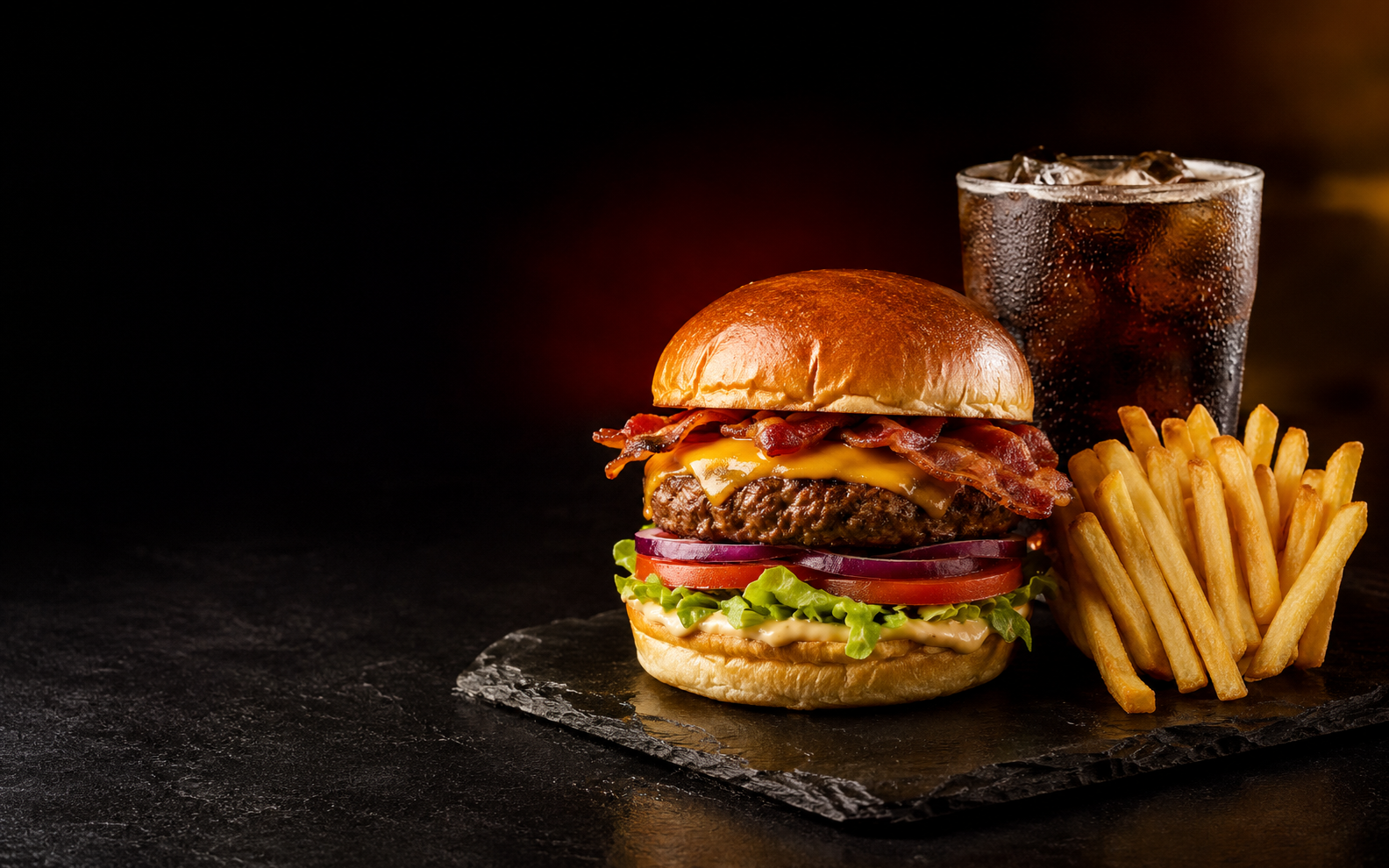 Combo UP com hambúrguer, batata e refrigerante